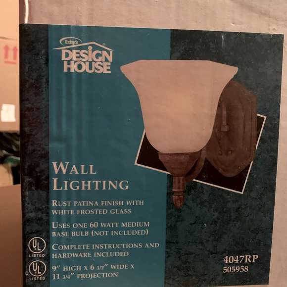 Wall Light - Picture 1 of 4